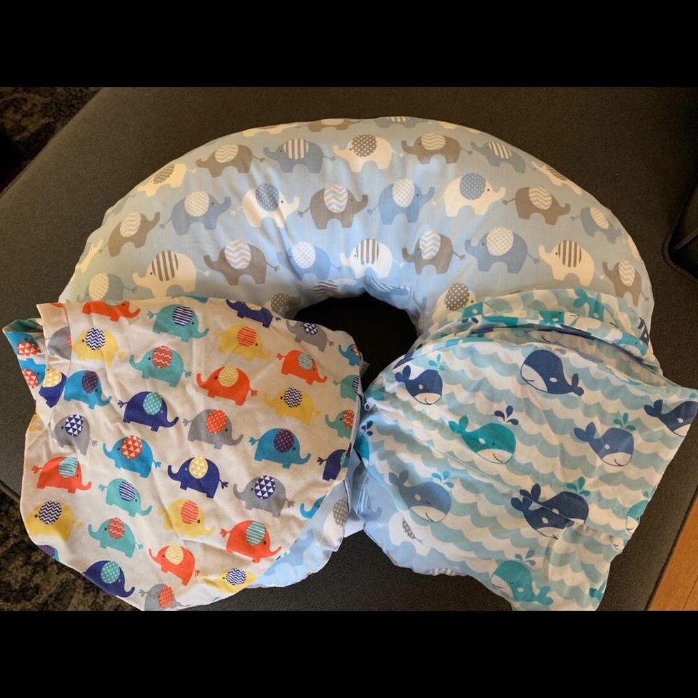 Boppy Nursing Pillow and 4 Covers